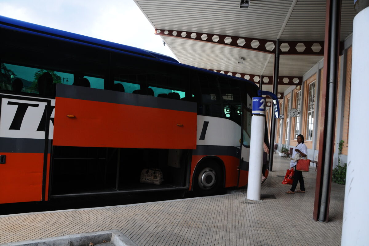 Quejas de los usuarios del autobús a Valencia por el repentino cambio de la concesionaria