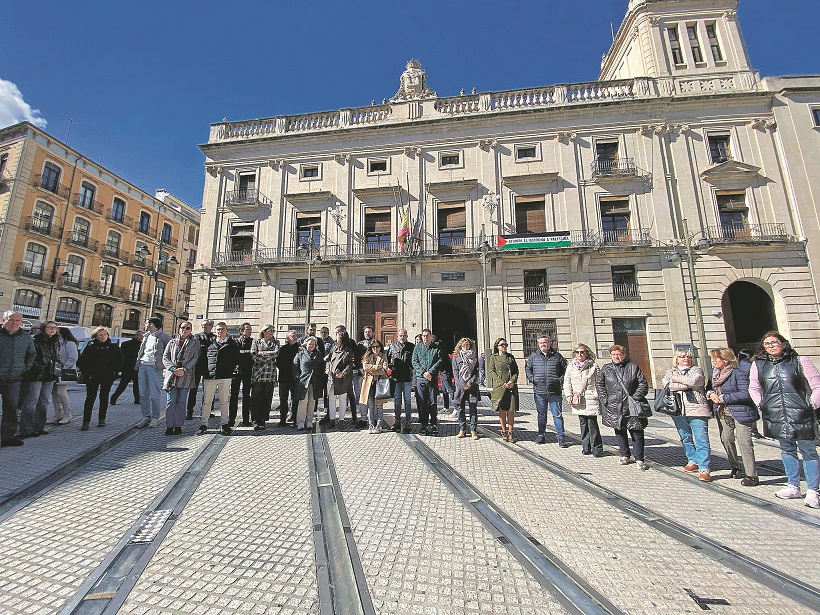 La comarca se suma al duelo por el incendio de Valencia