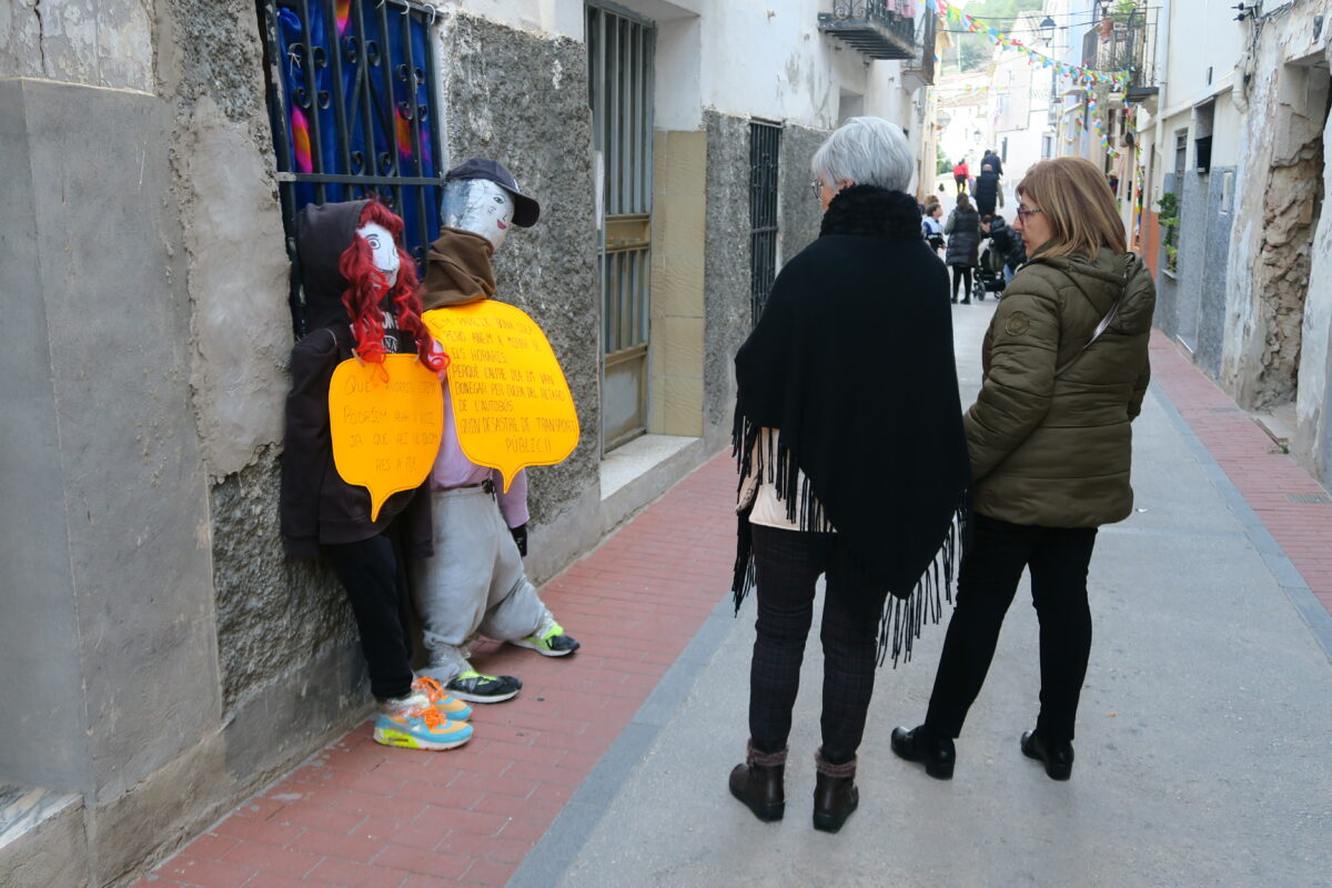 ‘Els Nanos’ hacen visible la crítica más mordaz desde El Raval