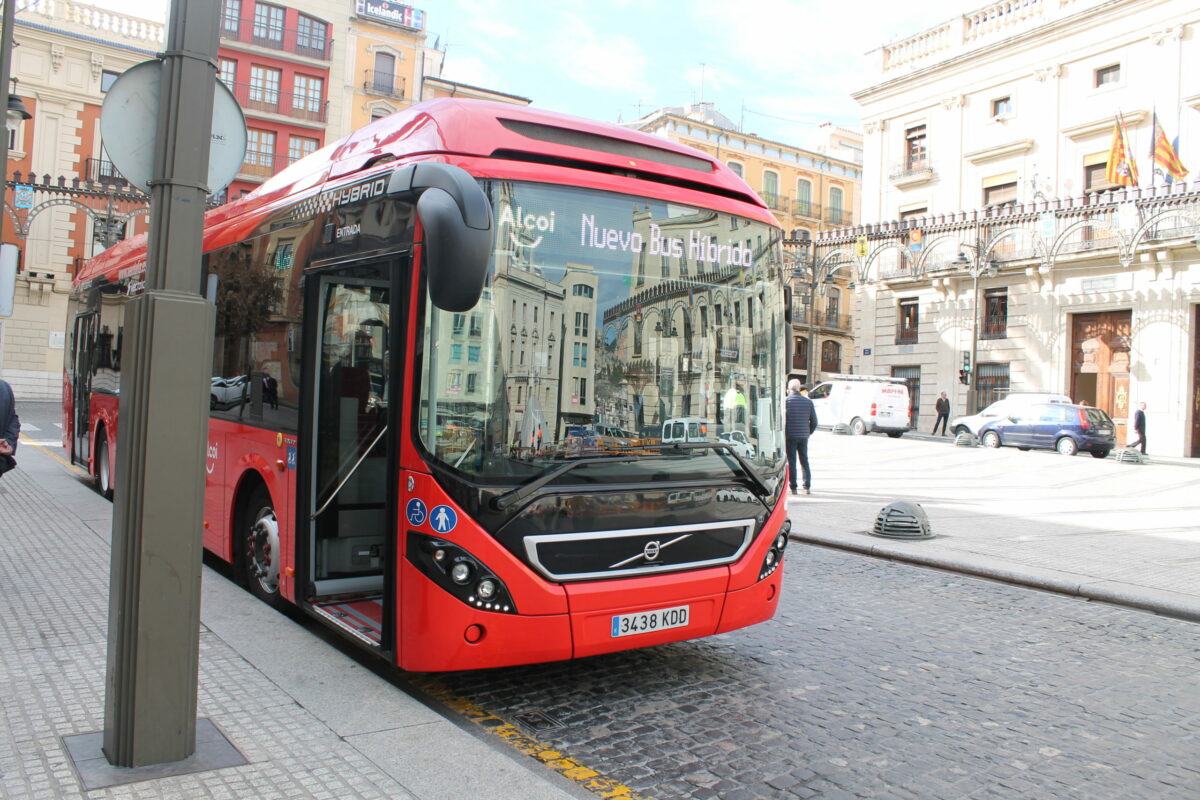 Instalarán dos puntos de recarga para alimentar a los autobuses eléctricos