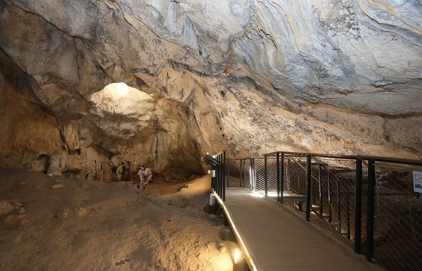 El jaciment de la Cova de l’Or reprén les visites aquest cap de setmana