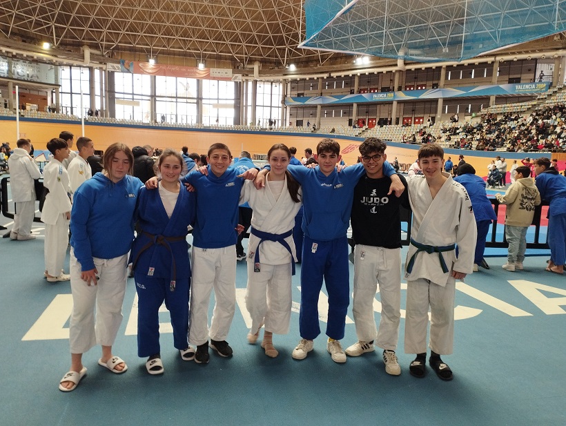 Claudia Carrasco es penja l'or en l'interprovincial de Jocs en judo