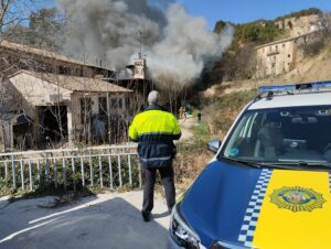 Arde una nave de reciclado de plásticos en Alcoy