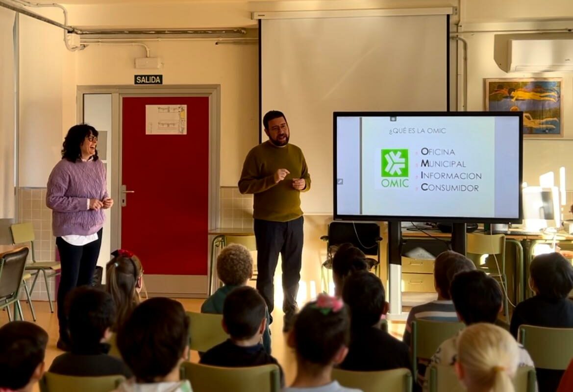 En marcha los talleres formativos de la OMIC en los centros educativos de Alcoy