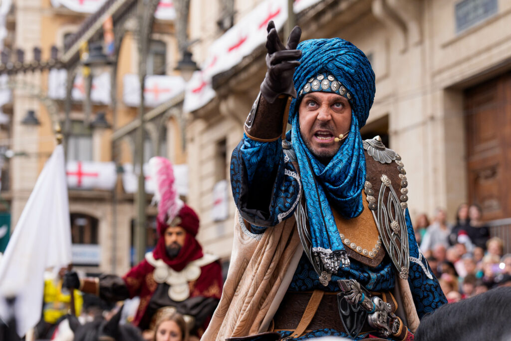 El bando moro conquista el castillo