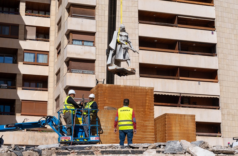 Concursan la restauración de la escultura de Sant Jordi