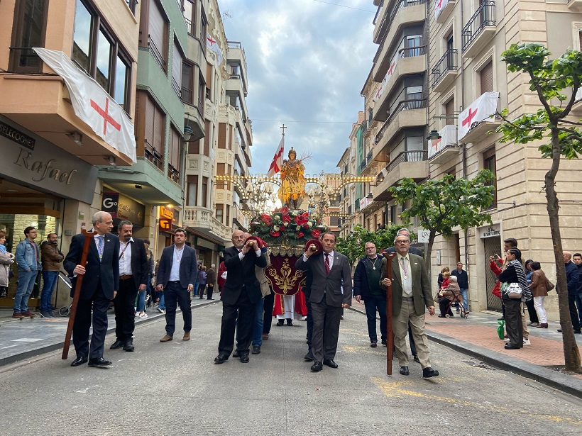 Alcoi es rendeix al seu patró, Sant Jordi