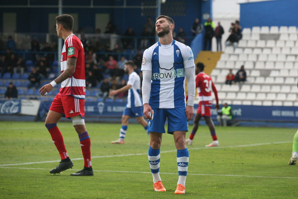 Les baixes deixen una altra vegada amb el just a l'Alcoyano