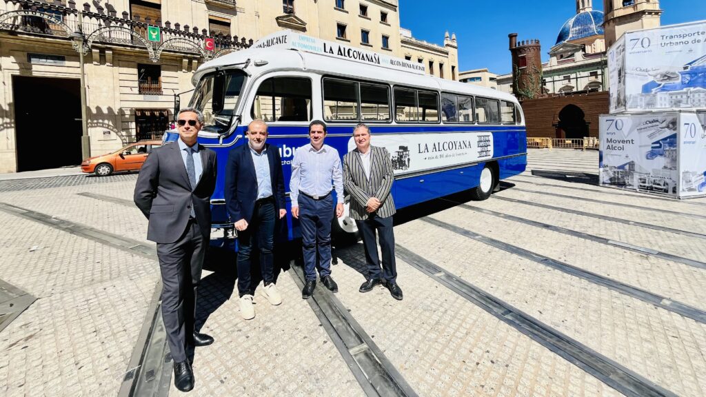 El bus urbano cumple 70 años de servicio