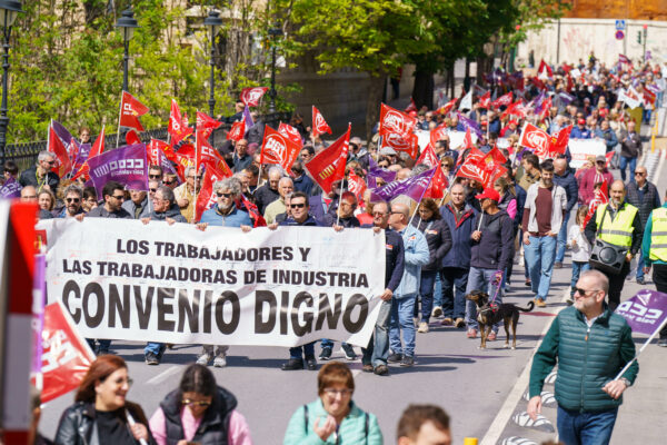 Sindicatos y ciudadanía salen a la calle en el Primero de Mayo