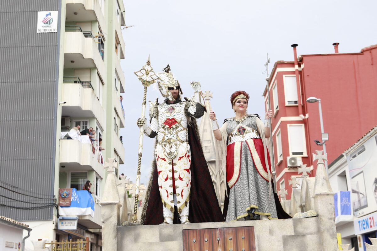Brillan las huestes cristianas en Muro con una Entrada cargada de emoción y juventud