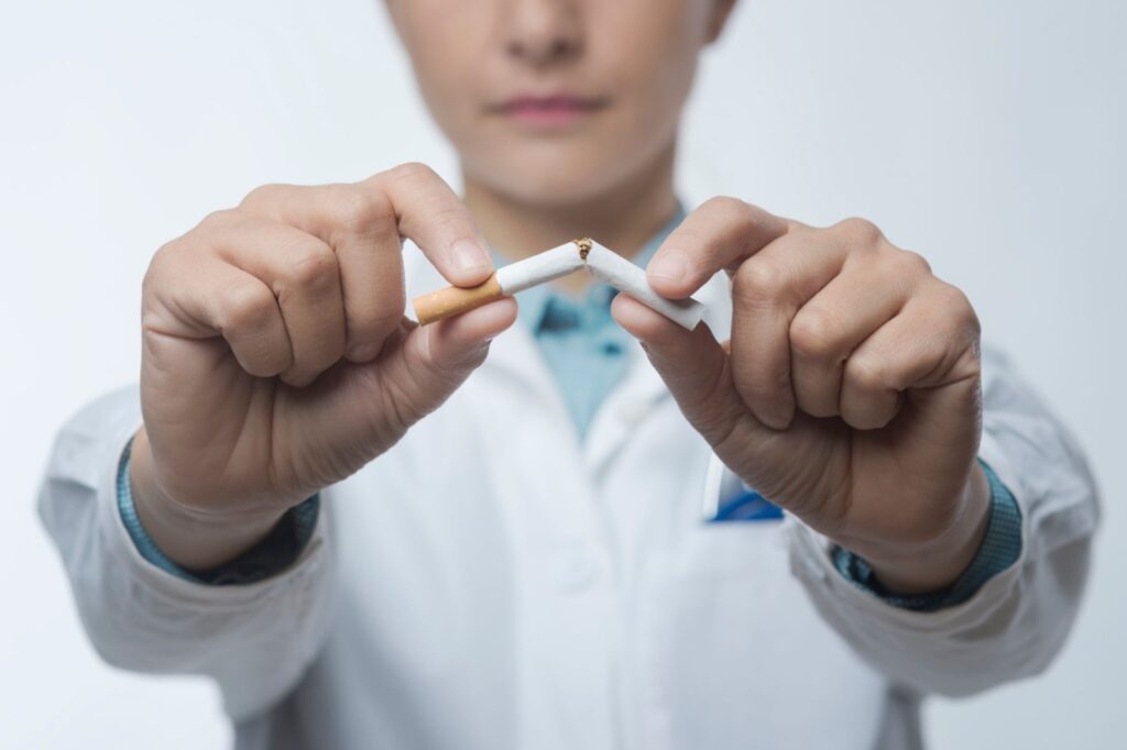 Sanitat facilita tractament farmacològic per a deixar de fumar a prop de 70.000 valencians en 2024