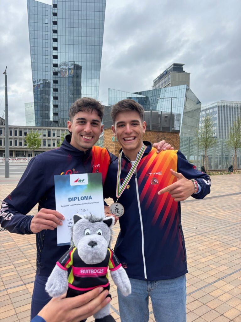 Joan Montes, doble satisfacción en Lituania