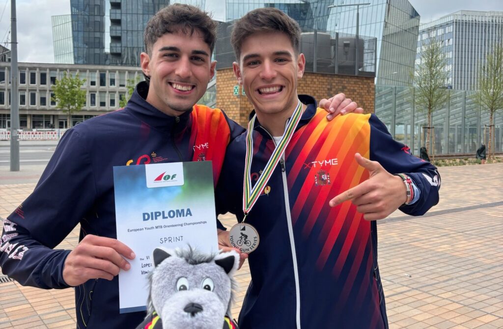 Joan Montes, doble satisfacción en Lituania