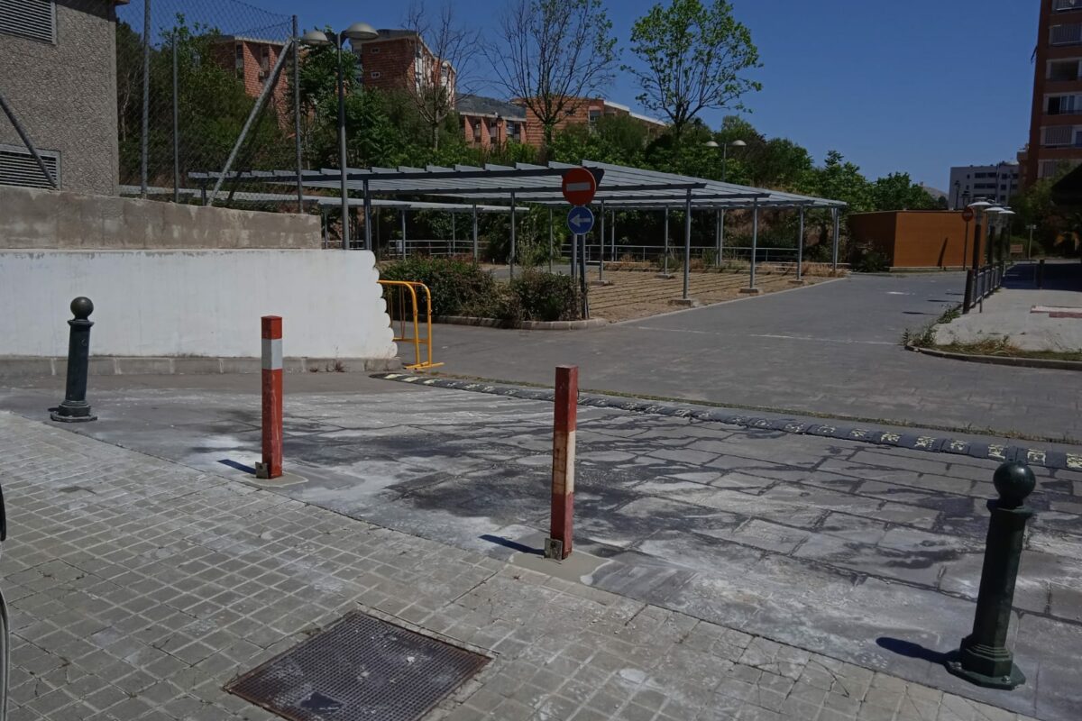 El Ayuntamiento anuncia el cierre de dos zonas de aparcamiento por una denuncia de La Carrasca
