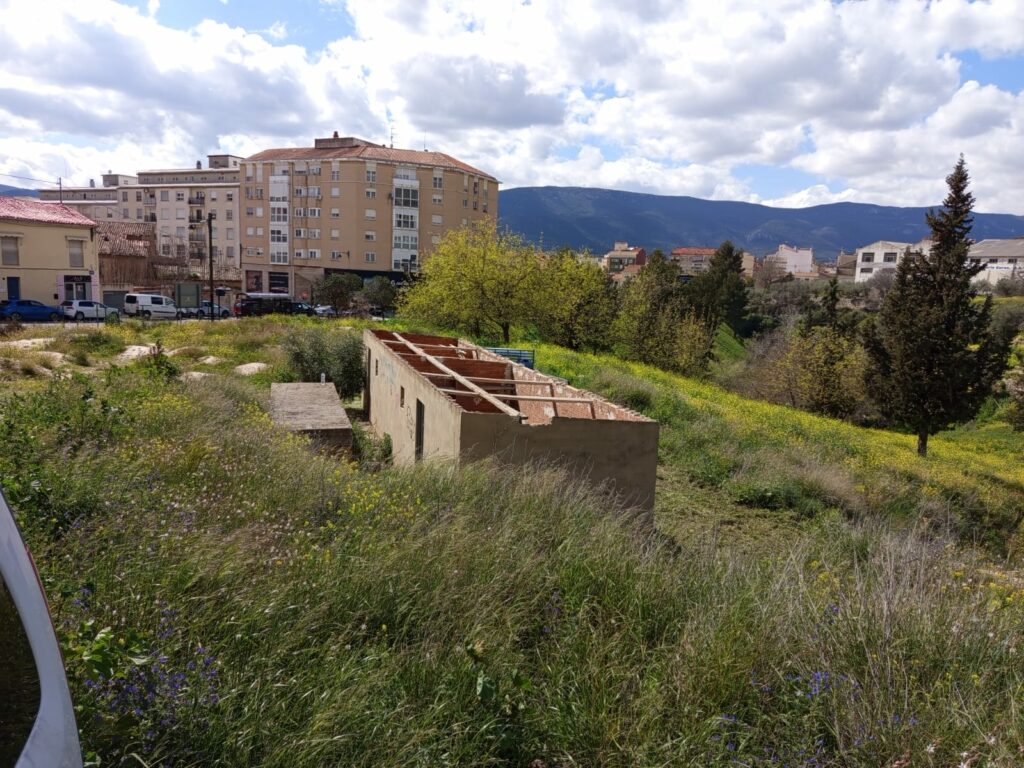 L'Ajuntament d'Alcoi retira amiant de set espais municipals