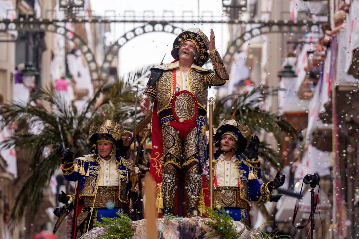 Pepe Cortés trae los orígenes bandoleros de los Andaluces a Alcoy