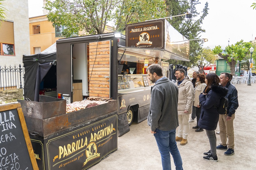 Múltiples opcions gastronòmiques en la ja inaugurada ‘Tapa i Festa’