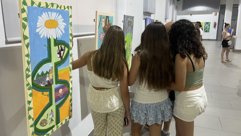 Belles Arts abre ‘Finestres al món’, una muestra de la sección infantil