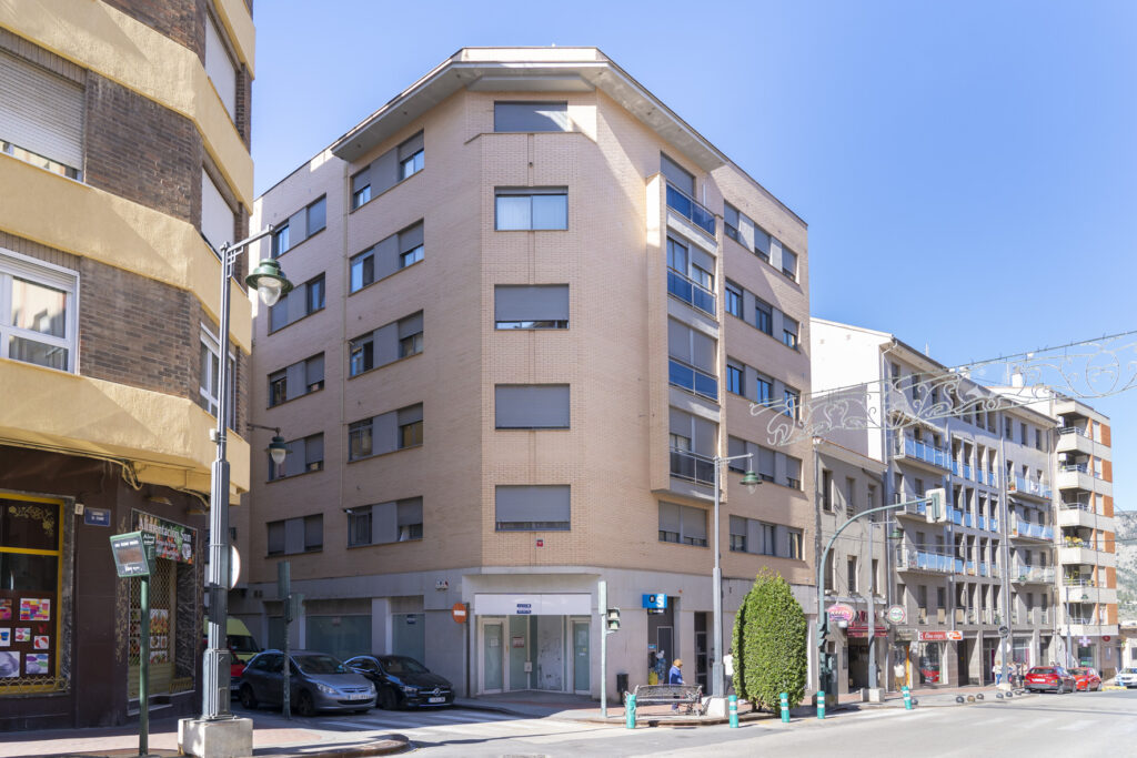 L'Ajuntament formalitza la compra de dos locals per a instal·lar el nou ambulatori del Camí