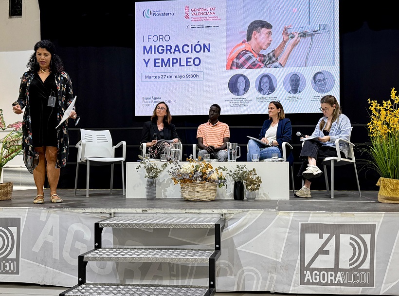 Més d'un centenar de persones acudeixen a l'I Fòrum de Migració i Ocupació