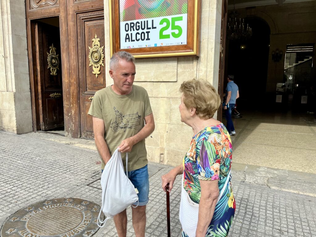 Jesús Cees reivindica su arte y exige un lugar donde poder pintar