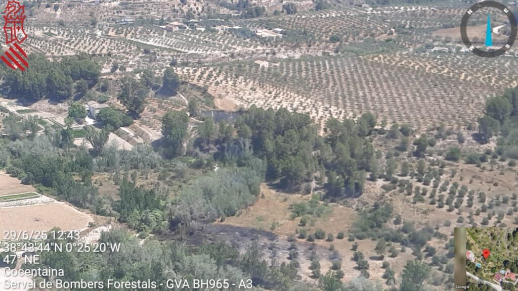 Incendi forestal a Cocentaina mobilitza un ampli dispositiu d'emergències