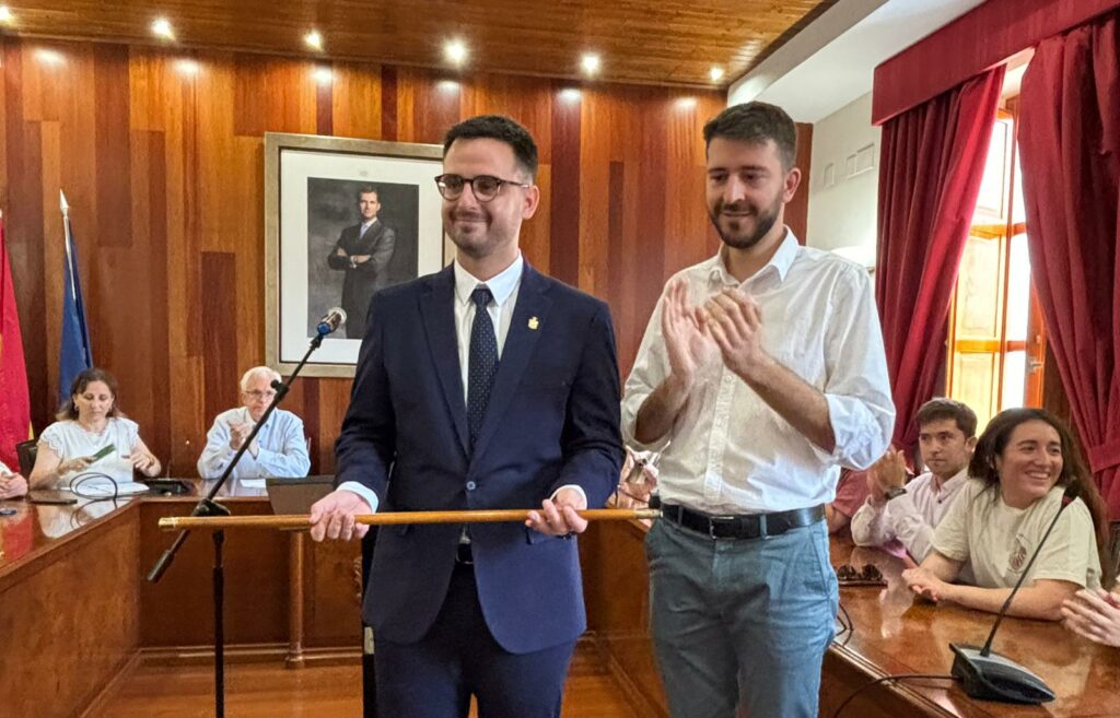 Jordi Pla, de Compromís, cedeix la vara de comandament al socialista Rubén Muñoz