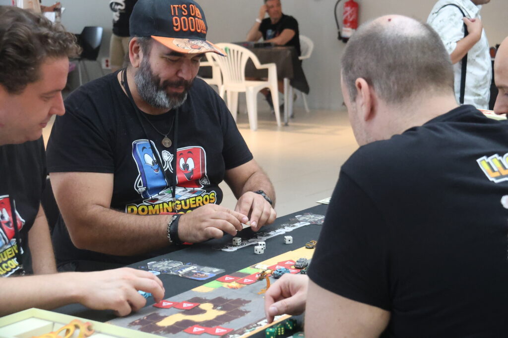 Juga Muro celebra su primera edición entre juegos de mesa y rol
