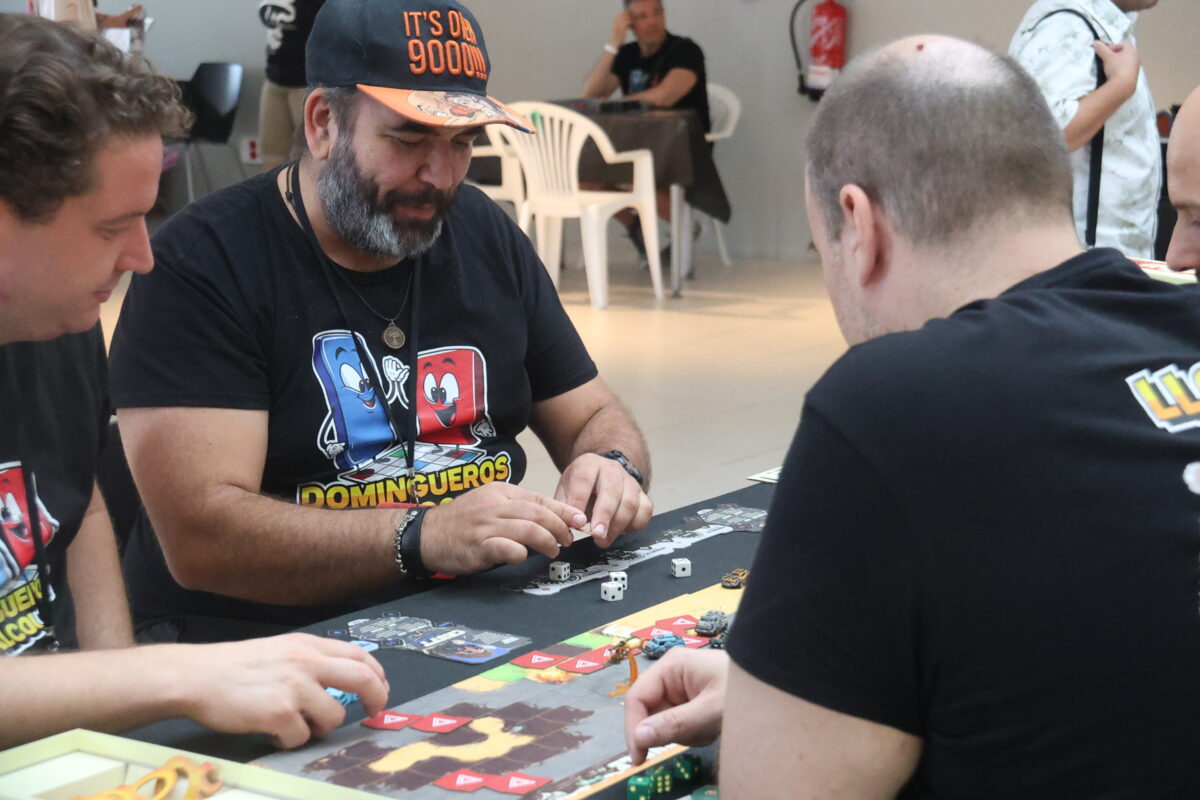 Juga Muro celebra su primera edición entre juegos de mesa y rol