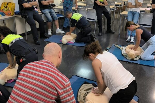 La Policía Local recibe cursos en primeros auxilios