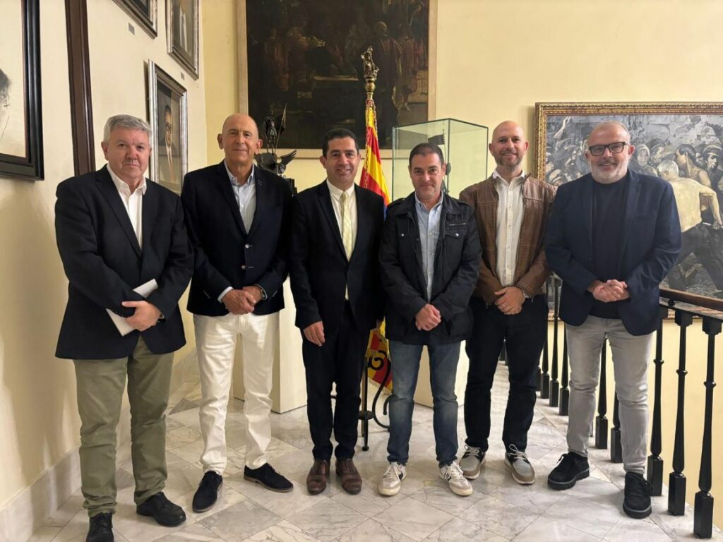 Rafael Valls impulsa la creación de una marcha conmemorativa por el 750 aniversario del patronazgo de San Jorge