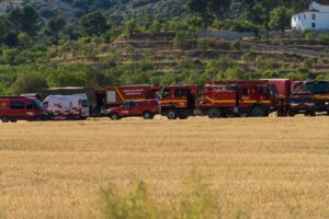 Comencen a retirar-se mitjans de la UME de l'incendi forestal d'Alcoi-Ibi