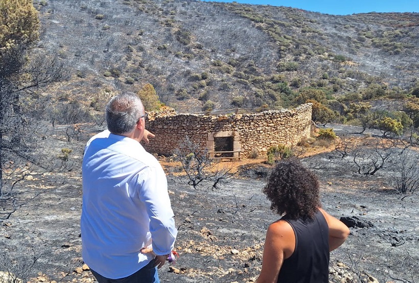 Continuen refrescant la zona de l'incendi Ibi-Alcoi per a la seua total extinció
