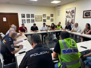 Trabajarán toda la noche para tratar de contener el incendio forestal de Ibi