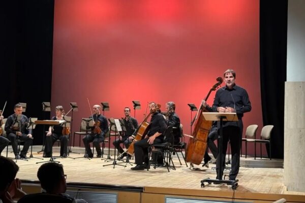 Ignacio García-Vidal, director de la Simfònica d’Uruguai