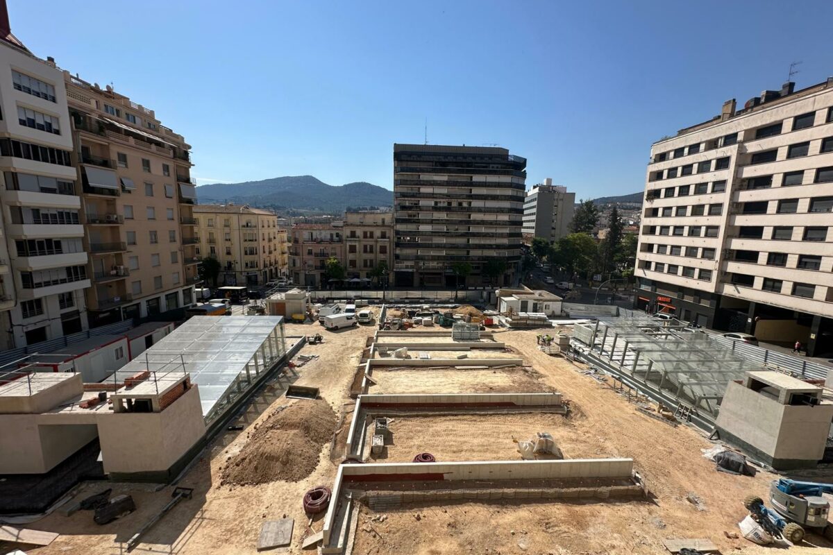 Finalitza parcialment l'obra de la Rosaleda i es posposa a setembre la part del jardí