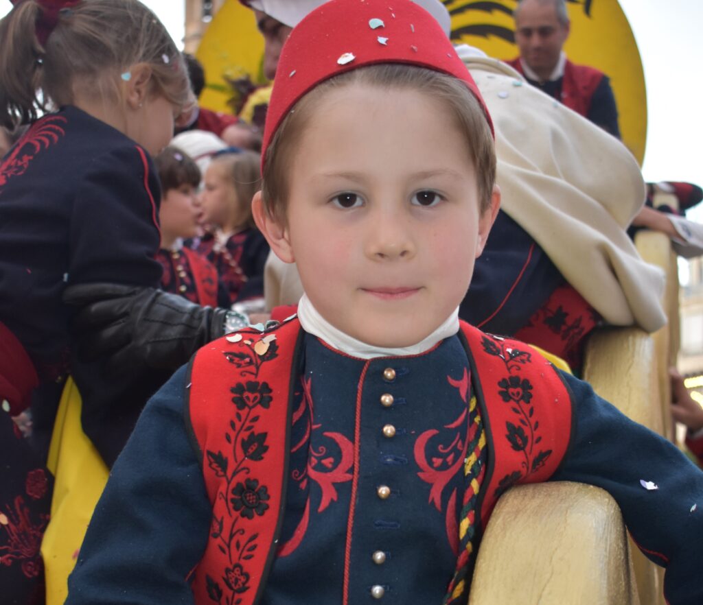 Un Sant Jordiet de raíces festeras profundas y mirada internacional