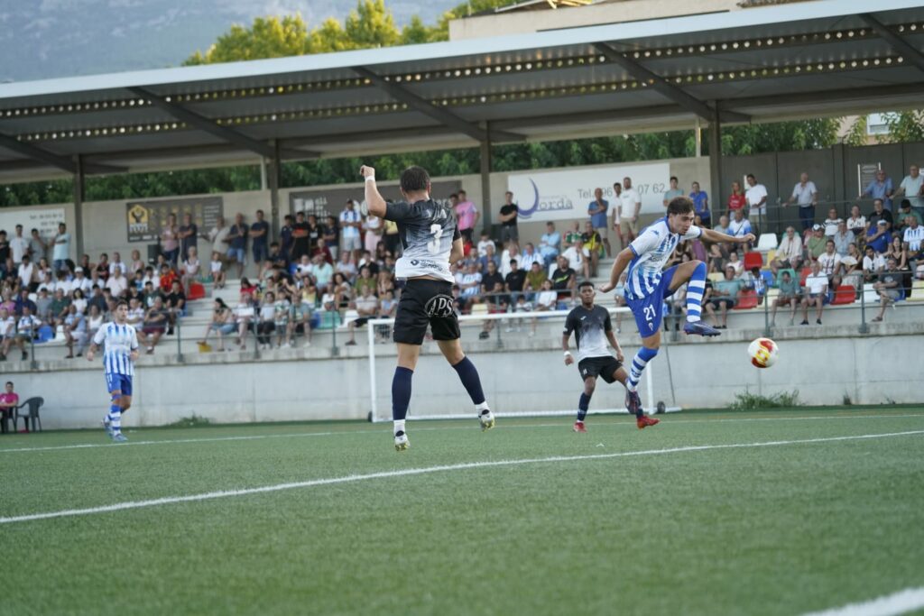 El CD Alcoyano compleix i gana a Muro el seu primer partit de pretemporada