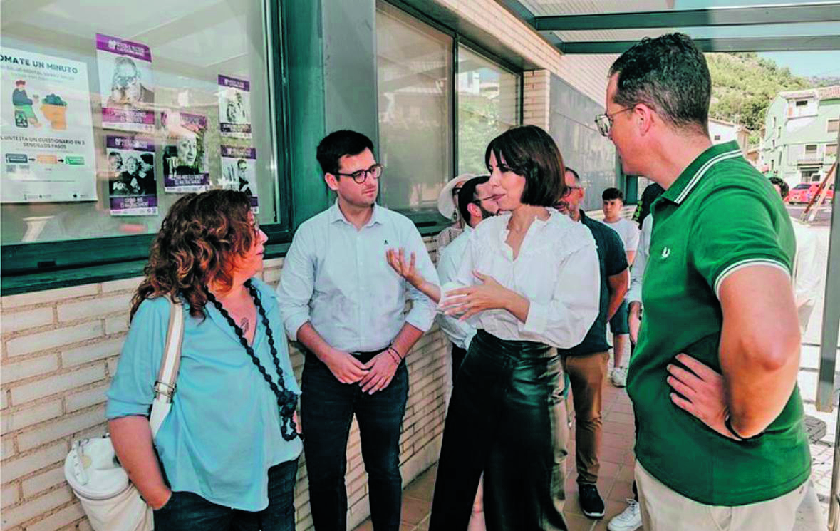 Morant es compromet a mediar amb la UA perquè les PAU seguisquen a Alcoi