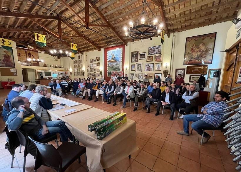 La filà Mozárabes presenta la marca de su centenario