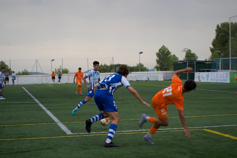 El Alcoyano se deja llevar y empata contra el Atzeneta