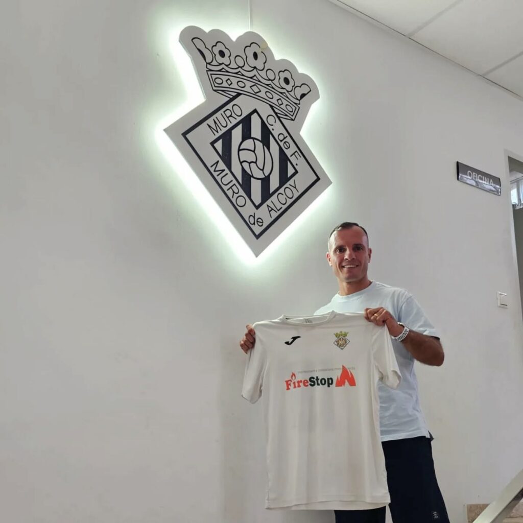 Juli despenja les botes i el Muro CF serà el catorzé club de la seua carrera futbolística