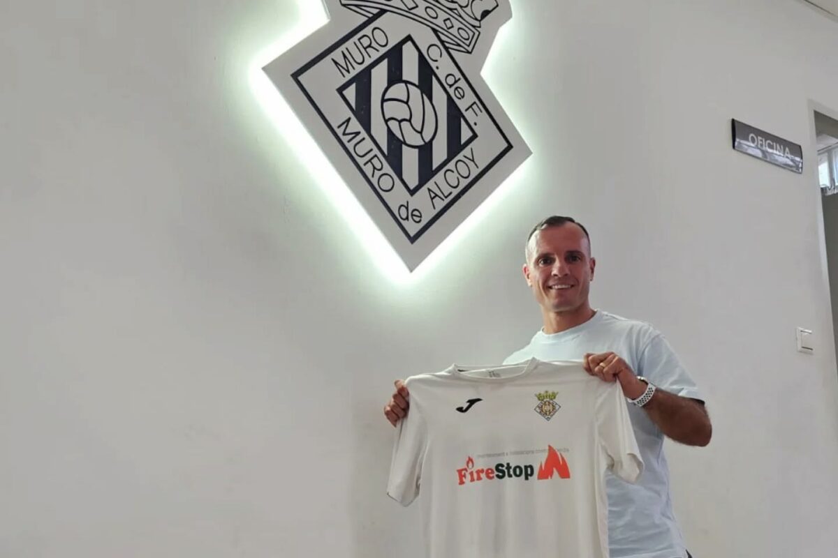 Juli despenja les botes i el Muro CF serà el catorzé club de la seua carrera futbolística