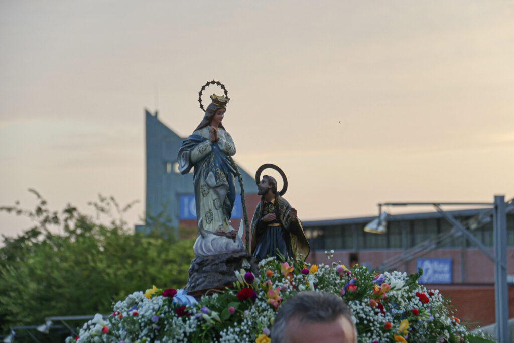 Alcoi acompanya la seua patrona un any més en la Romeria