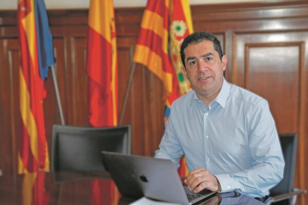 Francés insta a fer una “aposta clara per l'habitatge públic per a joves”