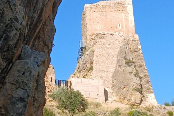 Benifallim avanza en la consolidación de su castillo