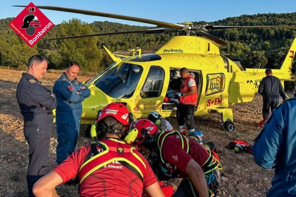 Un parapentista resulta ferit després de caure en la serra de Biscoi, a Ibi