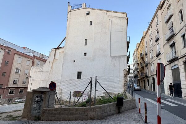 Habrá que modificar el edificio sostenible de Ambaixador Irles