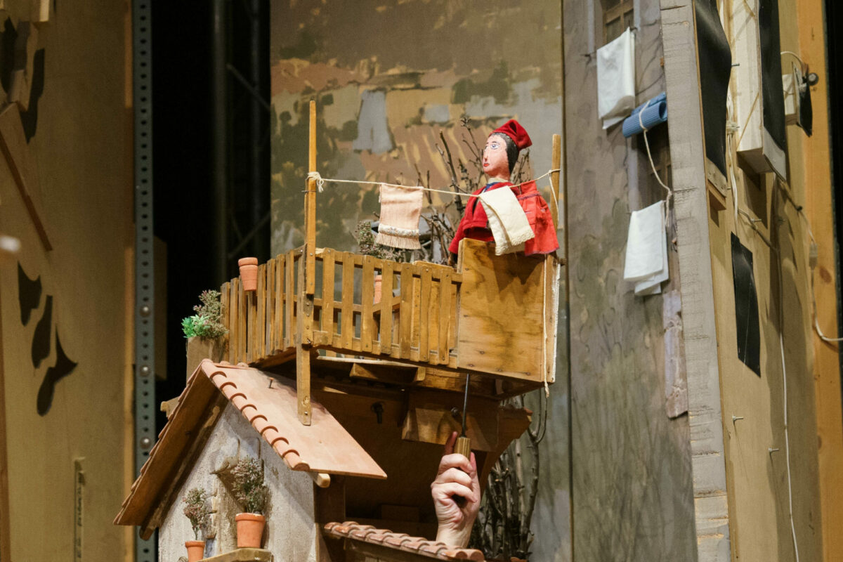 Tirisiti pone en marcha los engranajes de la campaña escolar